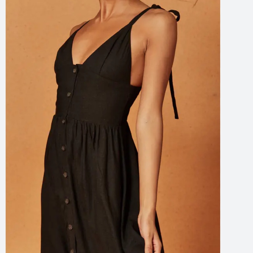 CHARLIE HOLIDAY Oasis Strappy Button Front Midi Dress In Black NWT size 6 - Picture 4 of 4